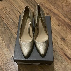 Vince Camuto Gold / Champagne Crinkle Heels 7.5